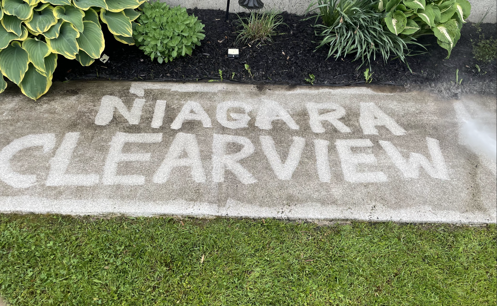 Power washing by Niagara ClearView Services